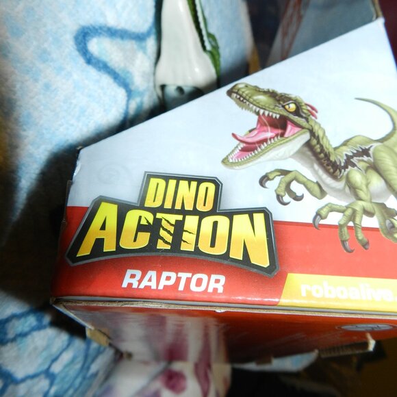Robo Alive 🦖🦕 Dino Action Electronic Pet Raptor ZURU 🆕⌚📦🏃💨🚚 - Picture 9 of 16